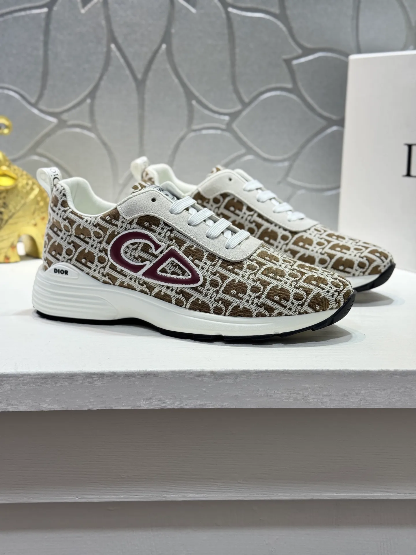 Men's shoes 💰420 [New style] 🏵️🏵️Original quality! Dior🔥Christan Dior (Dior) hot style [new style]⚠⚠️Top purchasing agent🔍🔍Men's HK counters are on sale simultaneously. Sole: The original sole is specially provided by the original factory. The exclusive movable molded sole is super comfortable. The original factory follows the order. 🔍🔍The high-quality multi-color splicing design is exquisite and unique, with canvas upper and mesh lining💪Details determine the quality. We only make shoes with care. You can go in and out of the counter at will. Welcome to compare🇮🇹Size: 38-44 (45 customized)